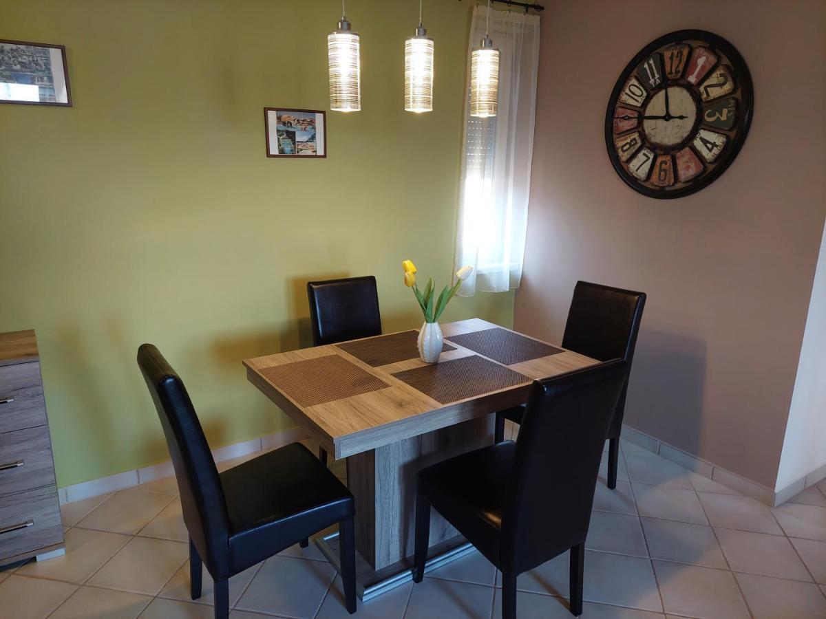 Samuci Apartman Хайдусобосло Экстерьер фото