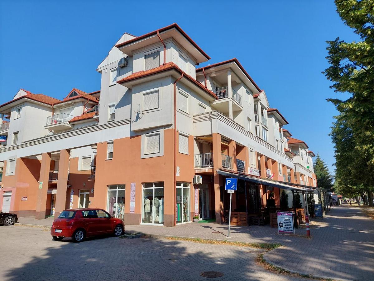 Samuci Apartman Хайдусобосло Экстерьер фото