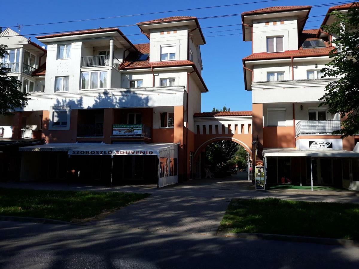 Samuci Apartman Хайдусобосло Экстерьер фото